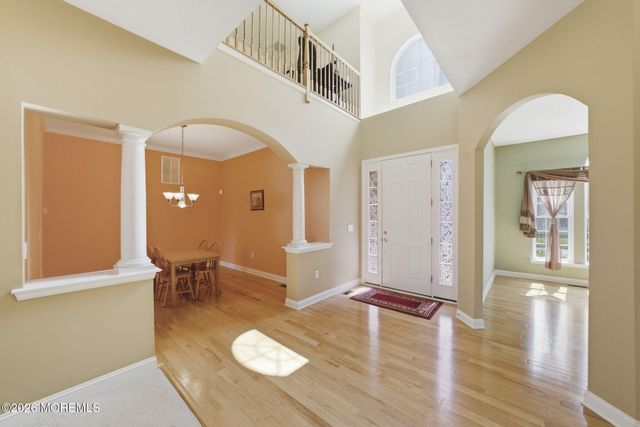 20 Royal Lane, Howell, NJ 07731