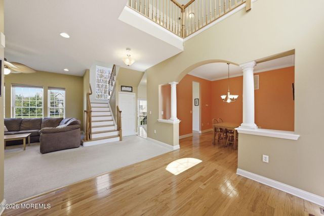 20 Royal Lane, Howell, NJ 07731