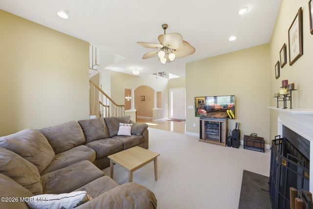 20 Royal Lane, Howell, NJ 07731