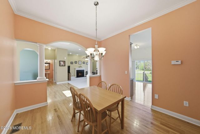 20 Royal Lane, Howell, NJ 07731