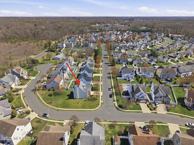 20 Royal Lane, Howell, NJ 07731