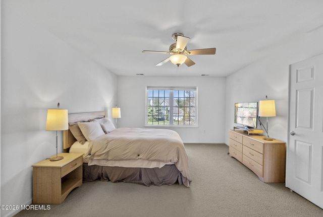 20 Royal Lane, Howell, NJ 07731