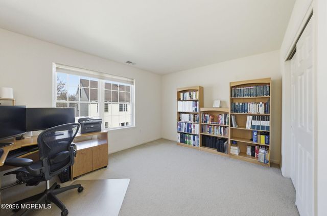 20 Royal Lane, Howell, NJ 07731