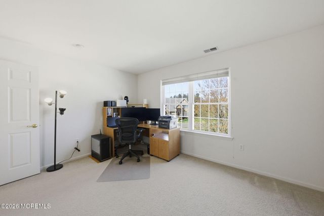20 Royal Lane, Howell, NJ 07731