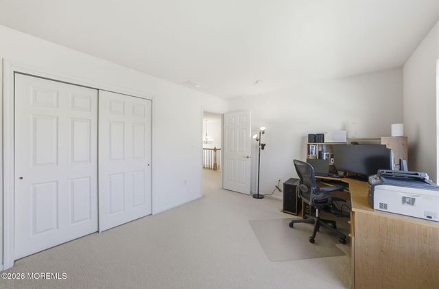 20 Royal Lane, Howell, NJ 07731