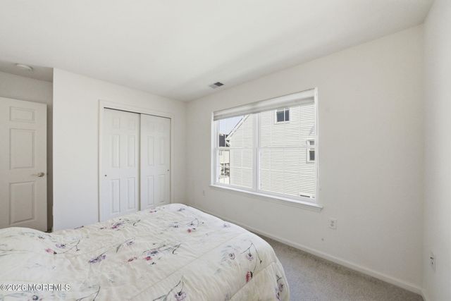 20 Royal Lane, Howell, NJ 07731