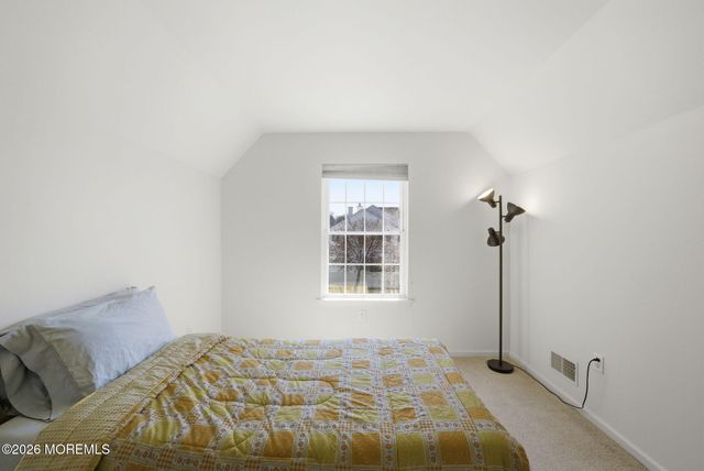 20 Royal Lane, Howell, NJ 07731