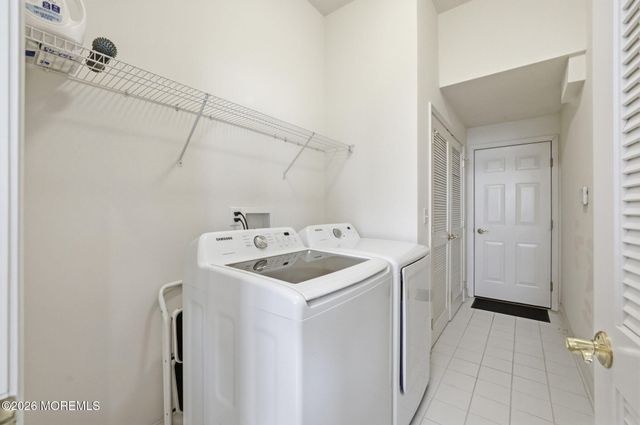 20 Royal Lane, Howell, NJ 07731