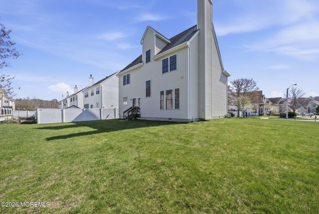 20 Royal Lane, Howell, NJ 07731