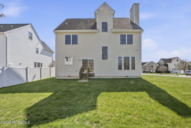 20 Royal Lane, Howell, NJ 07731