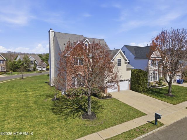 20 Royal Lane, Howell, NJ 07731