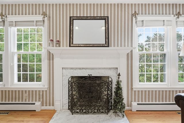 157 Rolling Meadow Dr, Holliston, MA 01746