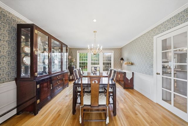 157 Rolling Meadow Dr, Holliston, MA 01746