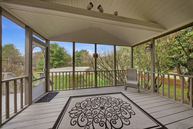 157 Rolling Meadow Dr, Holliston, MA 01746