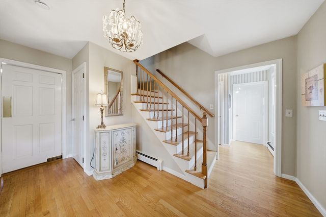 157 Rolling Meadow Dr, Holliston, MA 01746