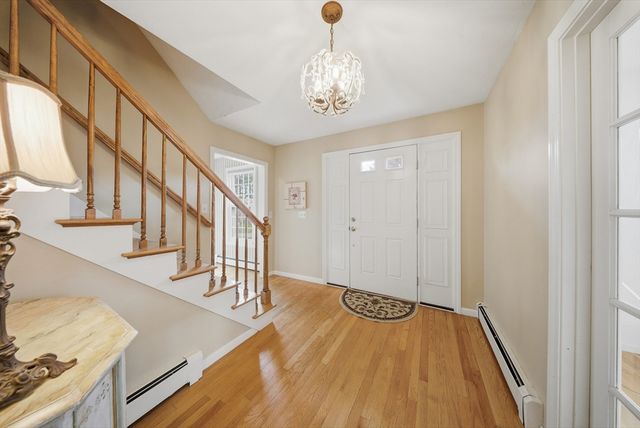 157 Rolling Meadow Dr, Holliston, MA 01746