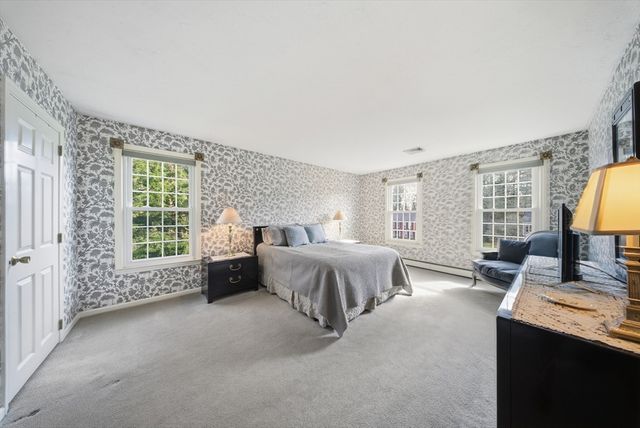 157 Rolling Meadow Dr, Holliston, MA 01746