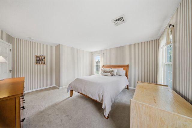 157 Rolling Meadow Dr, Holliston, MA 01746