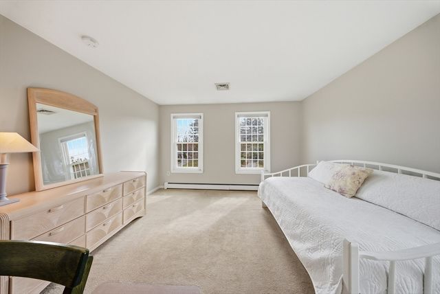 157 Rolling Meadow Dr, Holliston, MA 01746