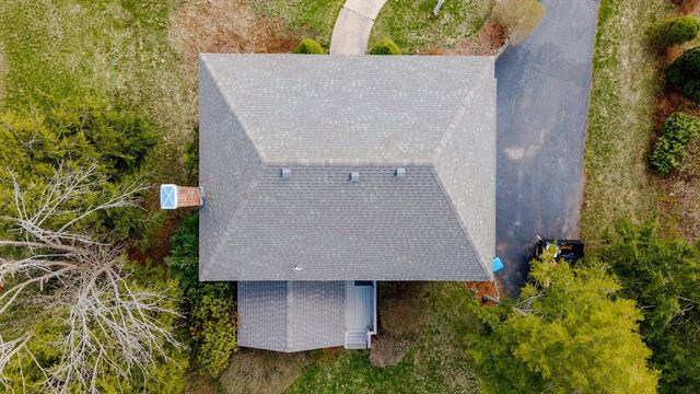 157 Rolling Meadow Dr, Holliston, MA 01746
