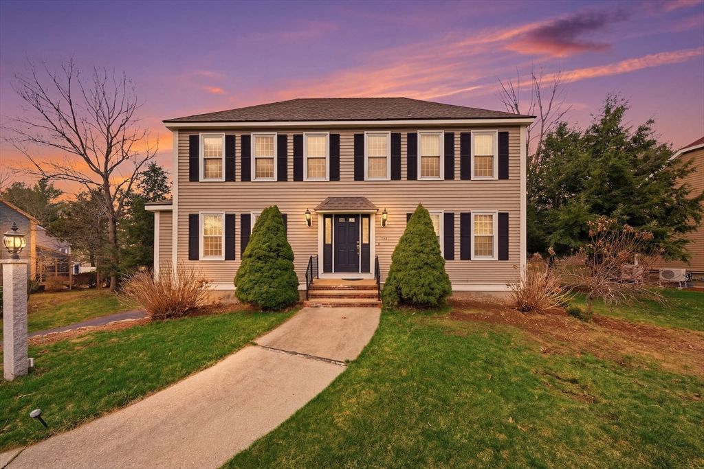 157 Rolling Meadow Dr, Holliston, MA 01746