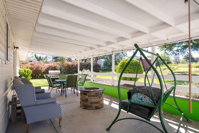 2372 E McAndrews Road, Medford, OR 97504