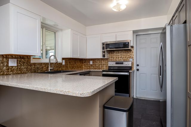 2372 E McAndrews Road, Medford, OR 97504