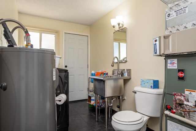 2372 E McAndrews Road, Medford, OR 97504