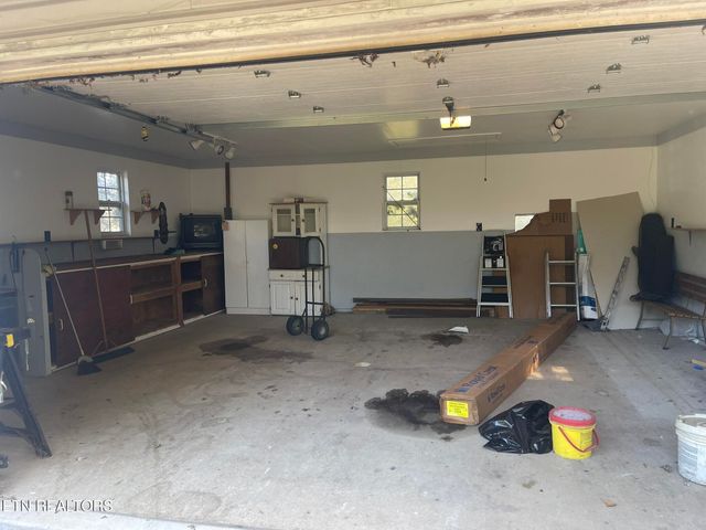 3970 Greenleaf Ave, Knoxville, TN 37919