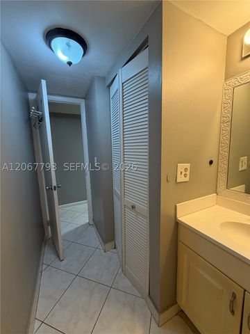 3100 Riverside Dr 104, Coral Springs, FL 33065