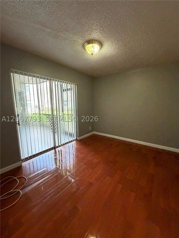 3100 Riverside Dr 104, Coral Springs, FL 33065