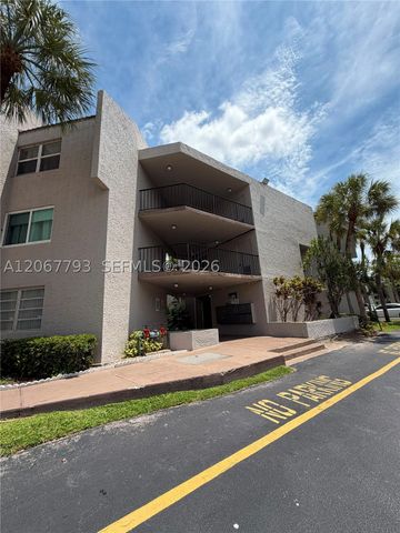 3100 Riverside Dr 104, Coral Springs, FL 33065