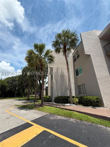 3100 Riverside Dr 104, Coral Springs, FL 33065