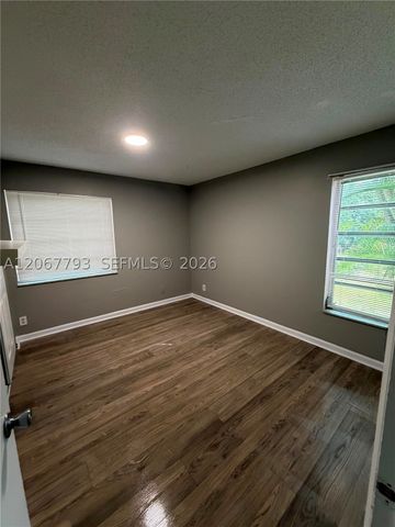 3100 Riverside Dr 104, Coral Springs, FL 33065