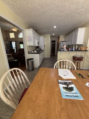206 Dreaden St, Waverly, TN 37185