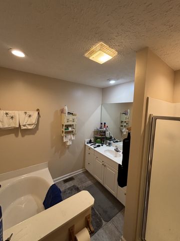 206 Dreaden St, Waverly, TN 37185