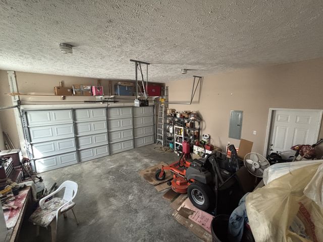 206 Dreaden St, Waverly, TN 37185