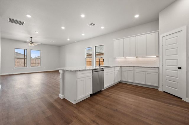 304 E 24th Street, Wolfforth, TX 79382