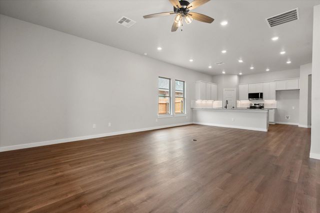 304 E 24th Street, Wolfforth, TX 79382