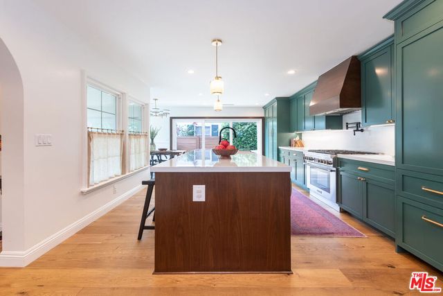 11373 Homedale Street, Los Angeles, CA 90049