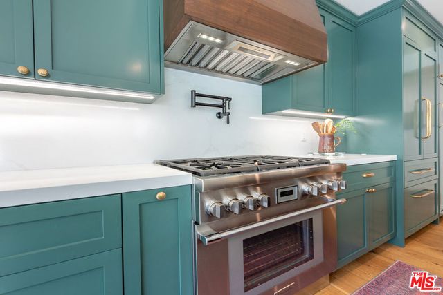 11373 Homedale Street, Los Angeles, CA 90049