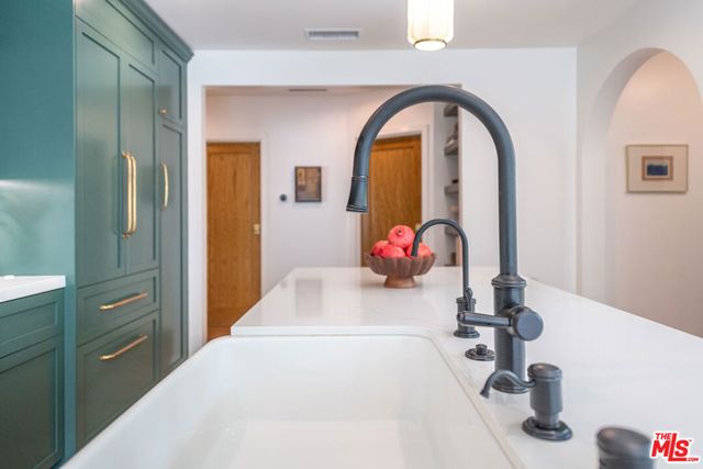 11373 Homedale Street, Los Angeles, CA 90049