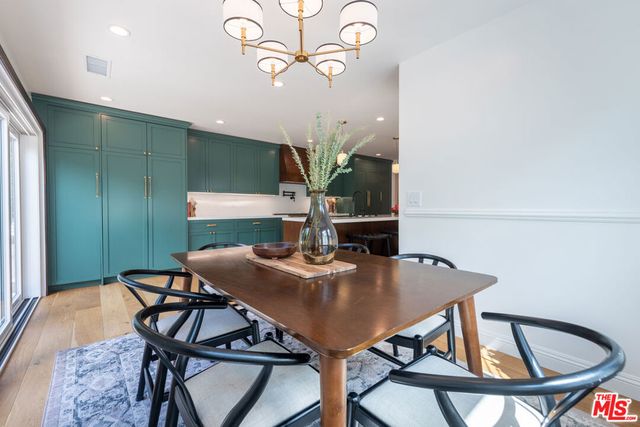 11373 Homedale Street, Los Angeles, CA 90049