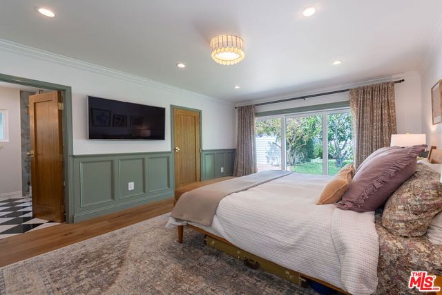 11373 Homedale Street, Los Angeles, CA 90049