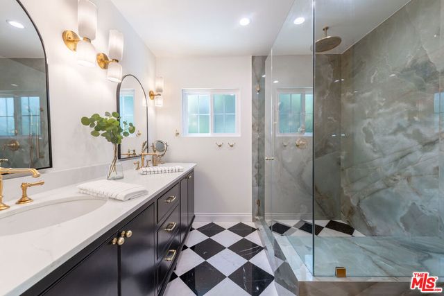 11373 Homedale Street, Los Angeles, CA 90049