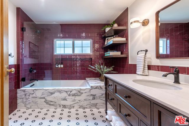 11373 Homedale Street, Los Angeles, CA 90049