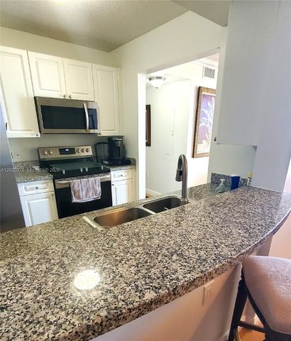 900 SW 8th St 1501, Miami, FL 33130