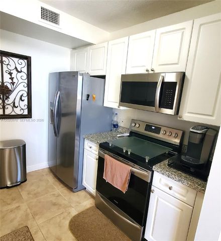 900 SW 8th St 1501, Miami, FL 33130