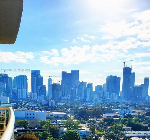 900 SW 8th St 1501, Miami, FL 33130