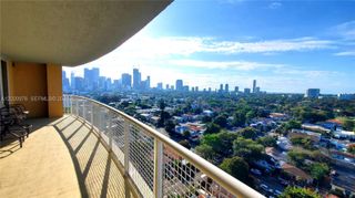 900 SW 8th St 1501, Miami, FL 33130
